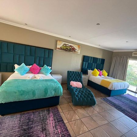 The Black Crown Hotel Hartbeespoort Buitenkant foto